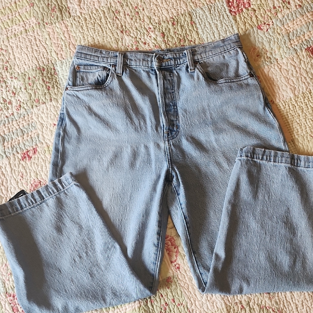 High-Rise Straight Leg Women's Jeans in Light Blue
